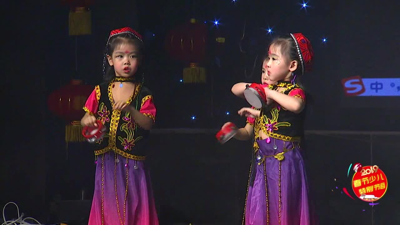 《美丽新情》 演出单位：北京鹏博千贝金果果幼儿园