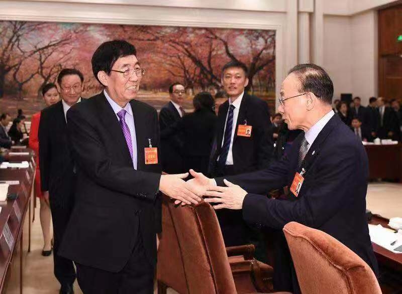 巴音朝鲁参加省政协十二届二次会议联组讨论时强调勠力同心 团结奋斗 奔跑逐梦 推动新时代吉林振兴破浪前行