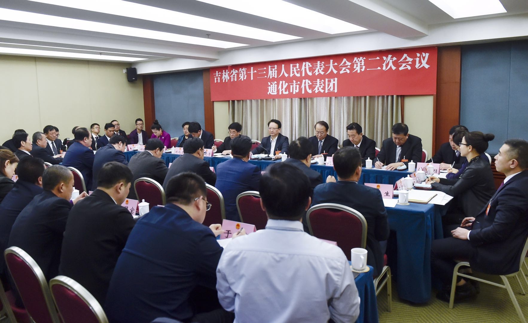 景俊海在参加通化代表团审议时强调 抢抓机遇 科学定位 多措并举 推动高质量发展加快实现通江达海