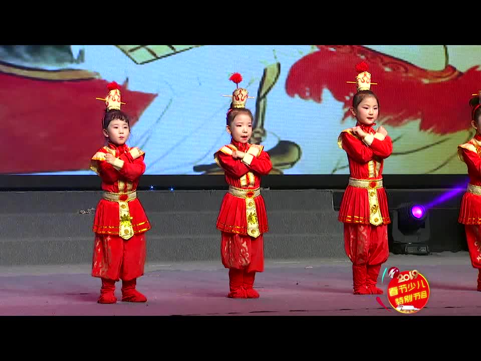 《木兰辞》第二十九期 演出单位：金百合艺术学校 指导教师：张敏 表演者：周栖桐 周煜程 张馨妤 刘品含等