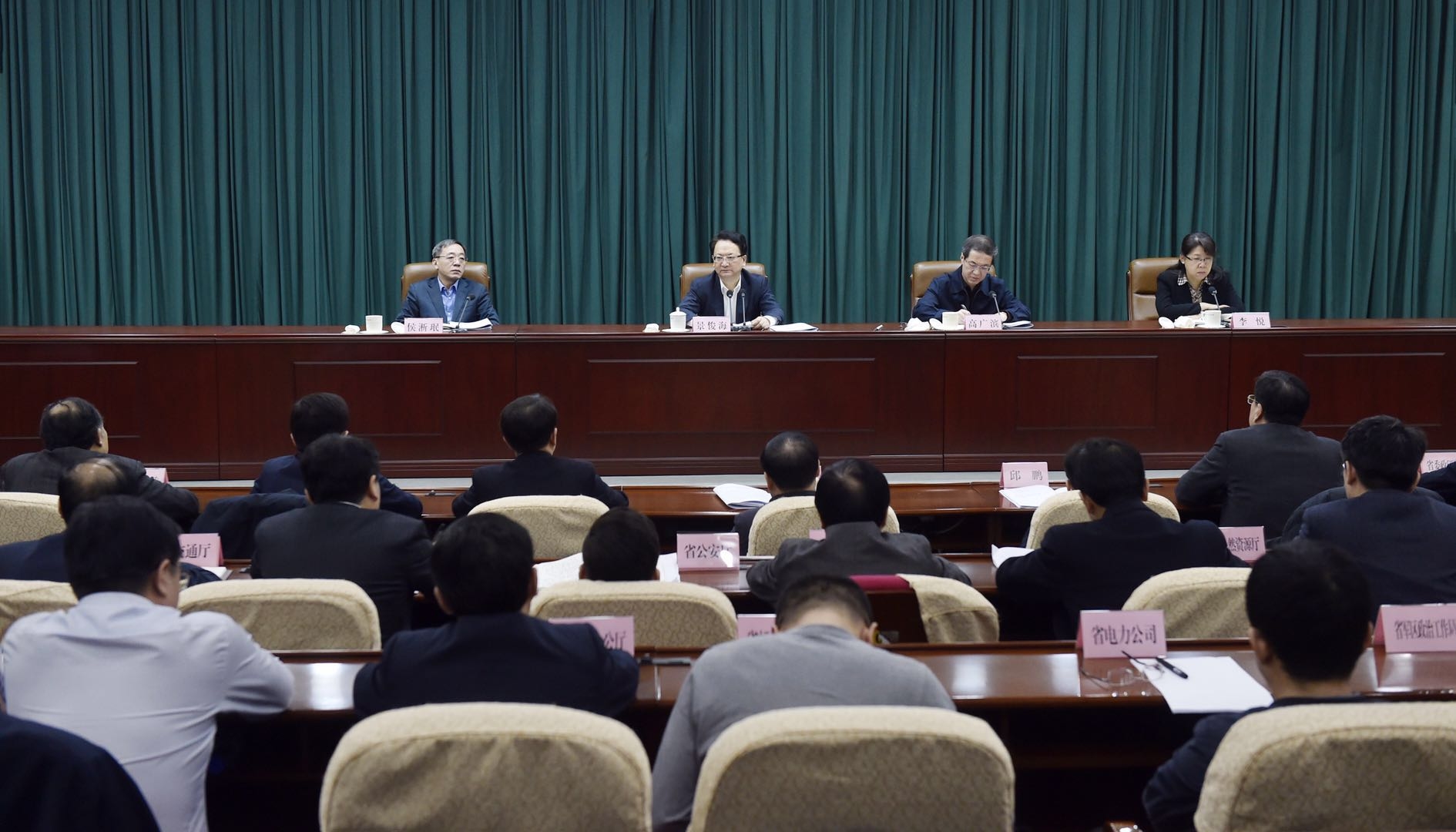 景俊海在推进全省农村人居环境整治工作会议上强调  精准发力建设生态宜居美丽乡村  带动产业兴旺农民富裕乡村振兴