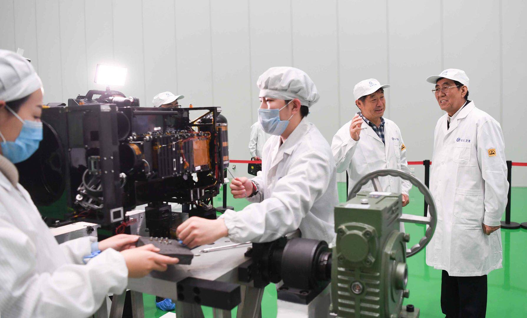 巴音朝鲁在长春新区就贯彻落实习近平总书记 重要讲话和全国两会精神调研时强调 突出稳定工业 做强实体经济 全力保持经济平稳健康发展势头