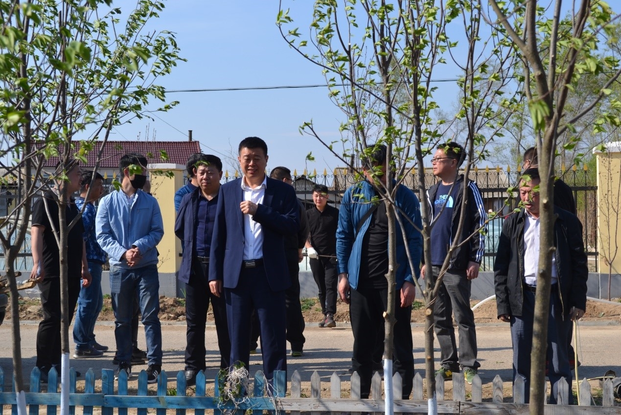 东丰县人力资源和社会保障局 开展春季植树活动