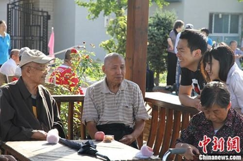 北京某养老院里的老人。.jpg 北京某养老院里的老人。.jpg