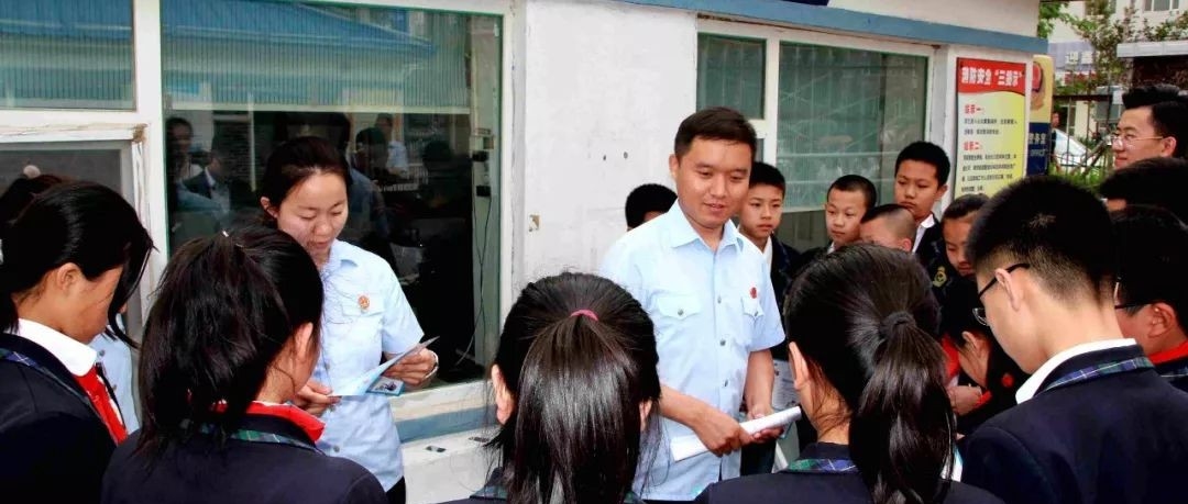 长岭法院：护航春蕾  以法为礼迎“六一”