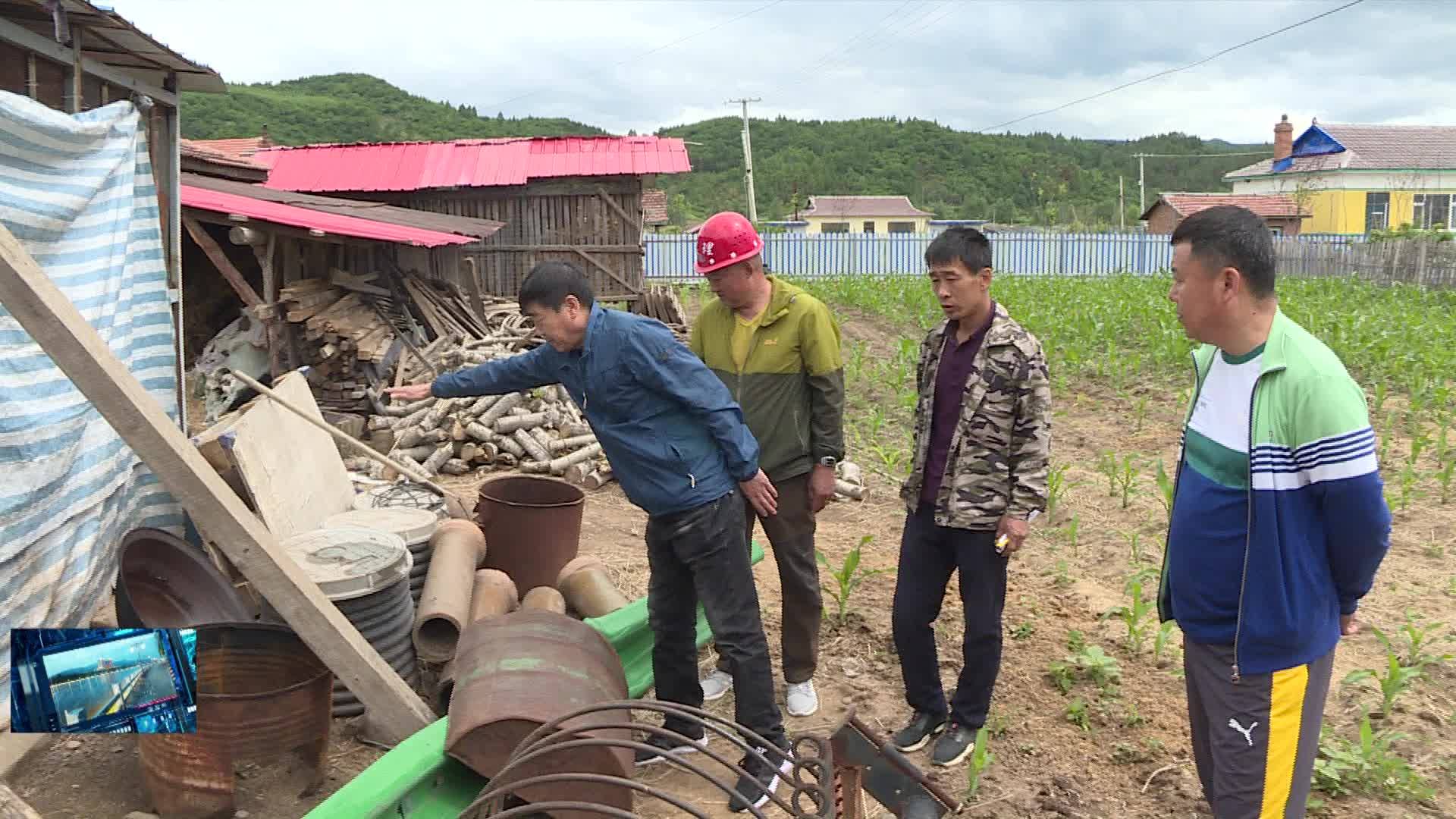 06月25日 县住建局排查农村旱厕