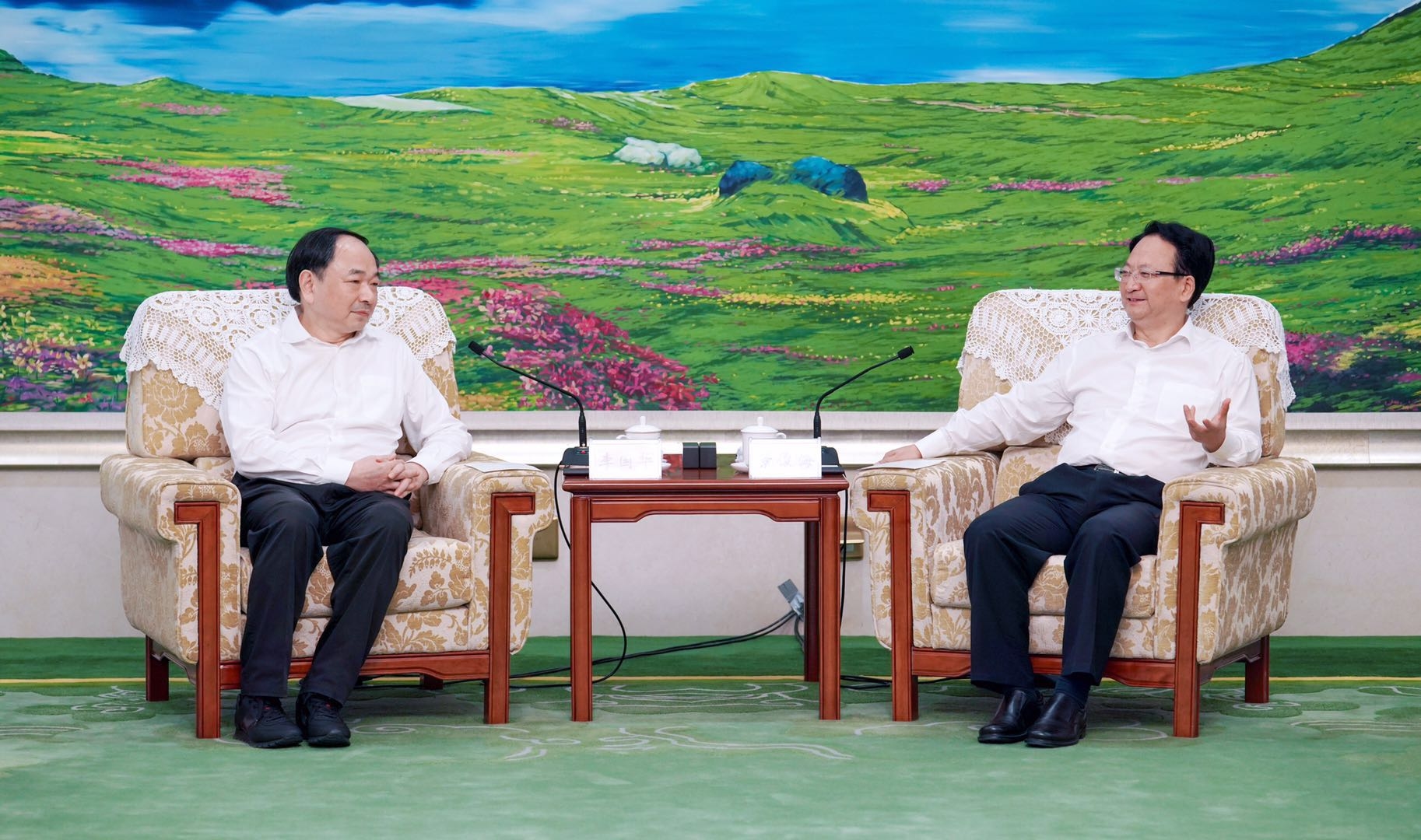 省政府与中国联通签署战略合作协议  景俊海会见李国华