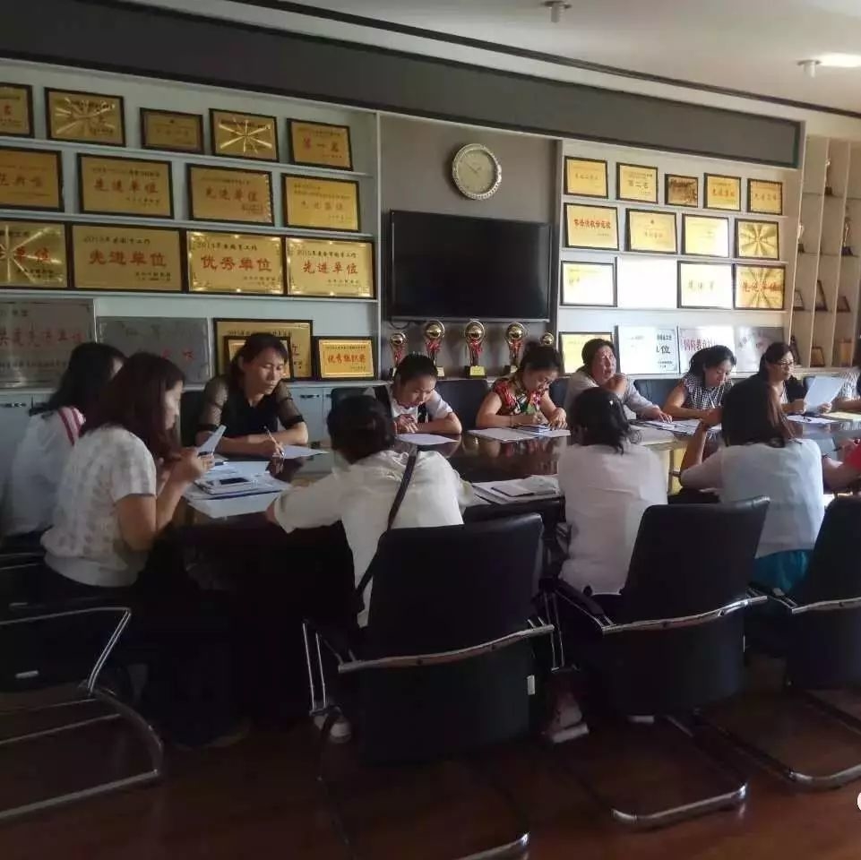 让“益智课堂”成为安民学子益智的乐园 ——龙井市安民小学召开数学益智课堂教学部署会