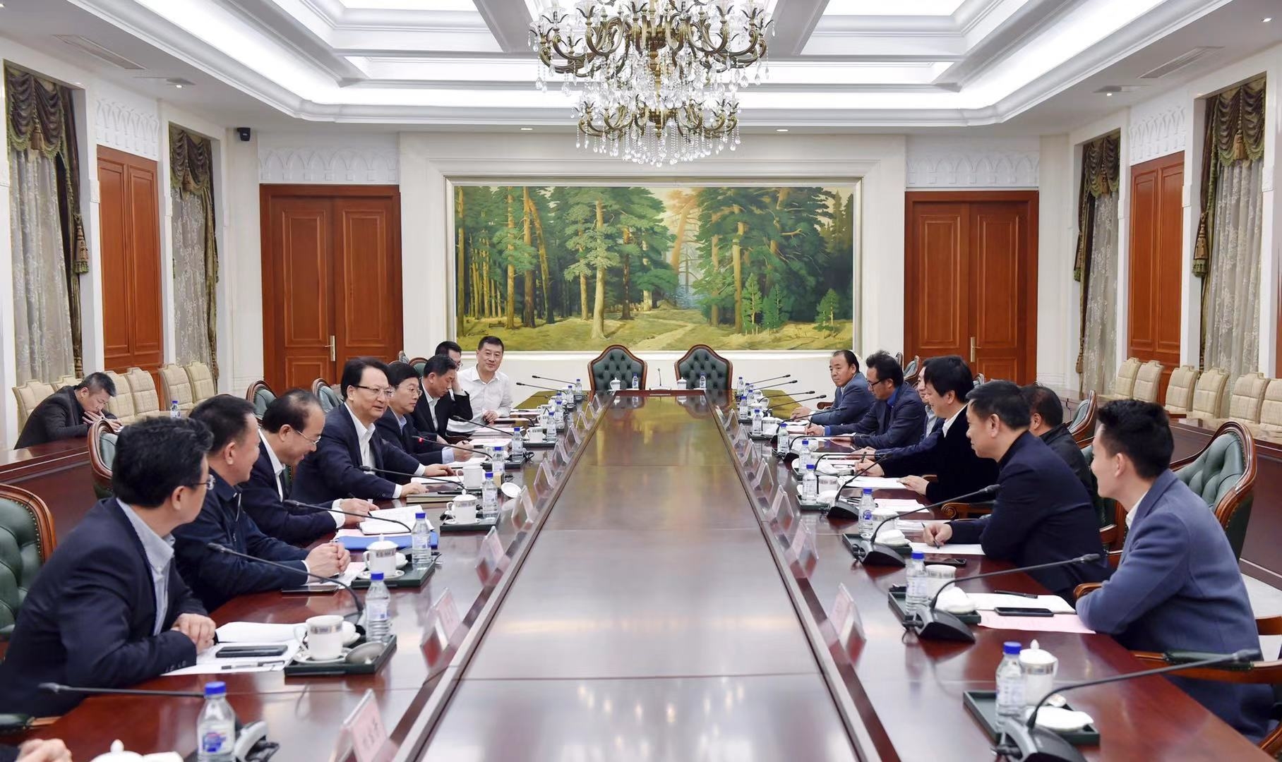 省政府与吉商联合会举行工作座谈会 景俊海张思民出席