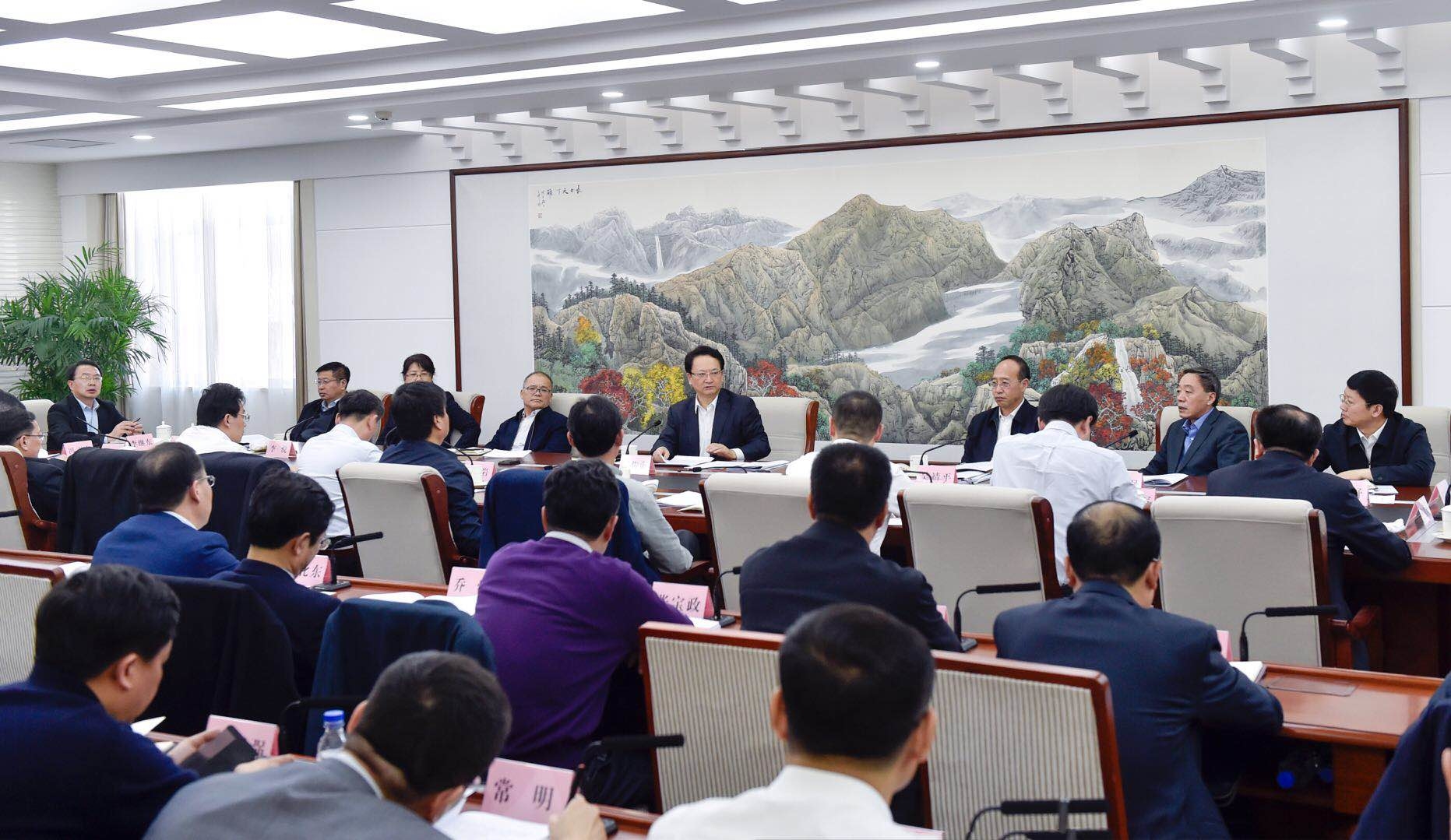 景俊海在省政府专题会议上强调 打造法治化国际化便利化一流营商环境 确保环境最优成本最低效率最高服务最好