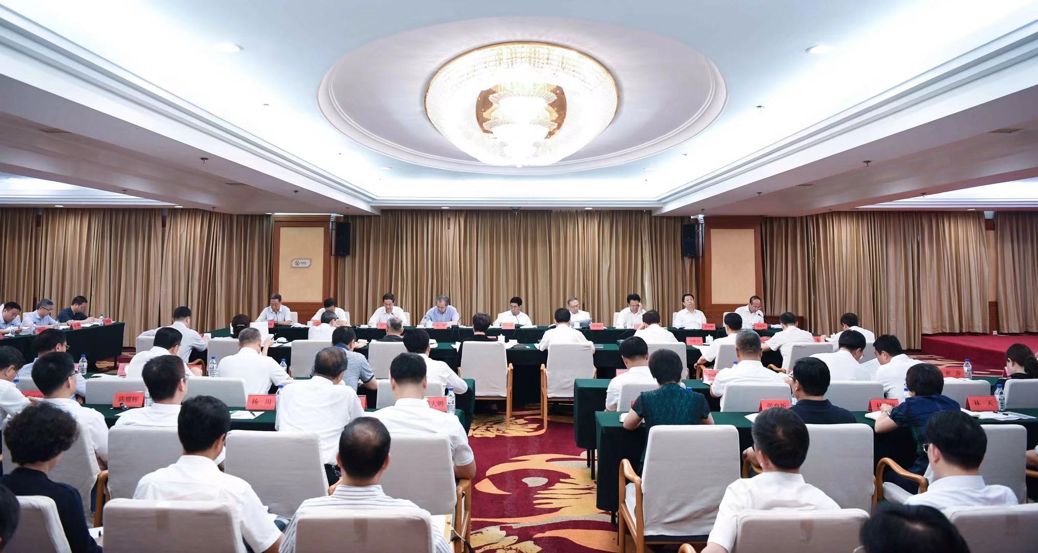 巴音朝鲁在省委常委班子主题教育调研成果交流会上强调 深入开展主题教育 强化责任担当作为 推动习近平总书记重要指示精神落地生根