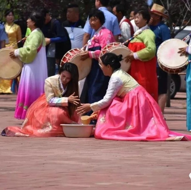 【全域旅游】海兰江畔夏意浓 天赐福水祝丰收 龙井市第十届“中国朝鲜族农夫节”系列之龙井朝鲜族泼水节