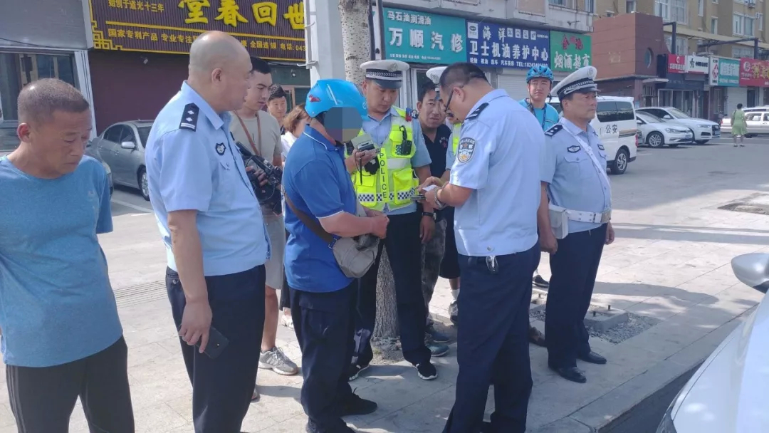 【电动车农用车大整治】岭城交警集中开展电动车农用车整治行动，首日查处各类交通违法64起！