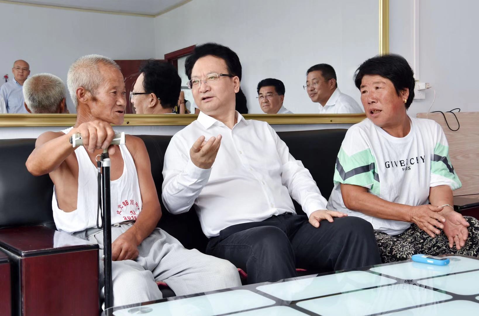 景俊海在松原白城调研时强调 尽锐出战苦干实干克难攻坚 坚决完成脱贫退出摘帽任务