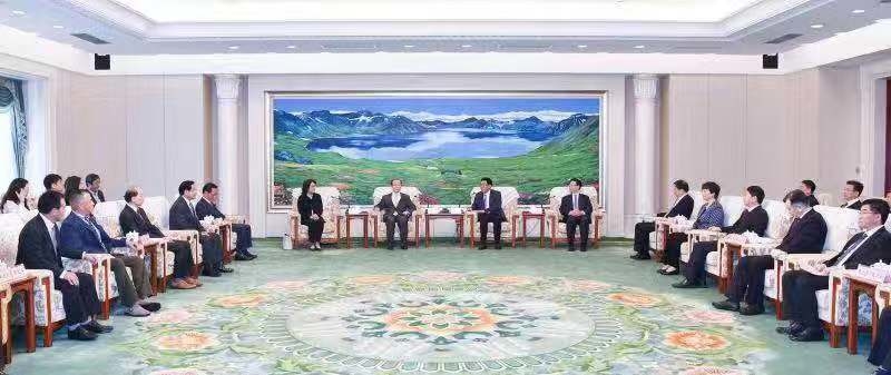 增进友好往来 加强经贸合作  巴音朝鲁景俊海会见日本中华总商会代表团