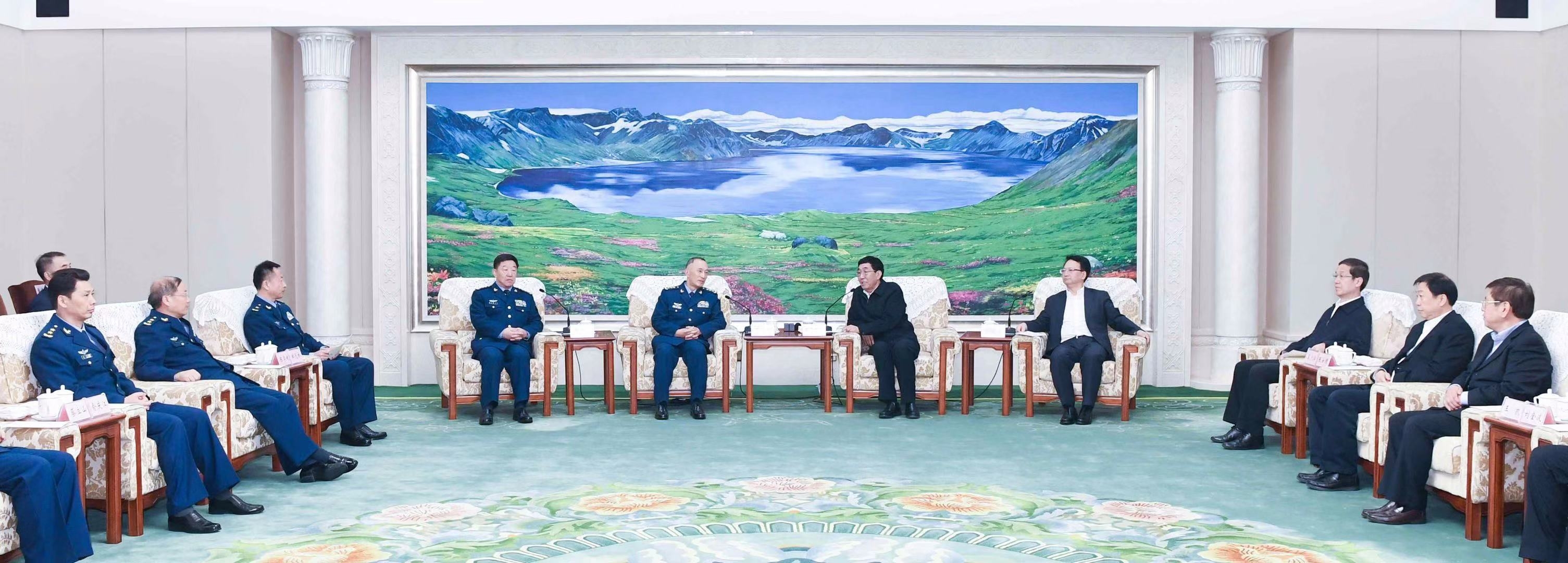 共叙军地军民鱼水深情 凝聚振兴发展磅礴力量 巴音朝鲁景俊海会见丁来杭于忠福