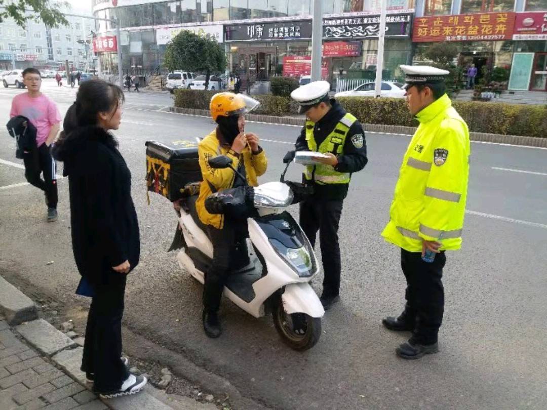 延吉专项整治公共交通秩序  行人闯红灯将受罚