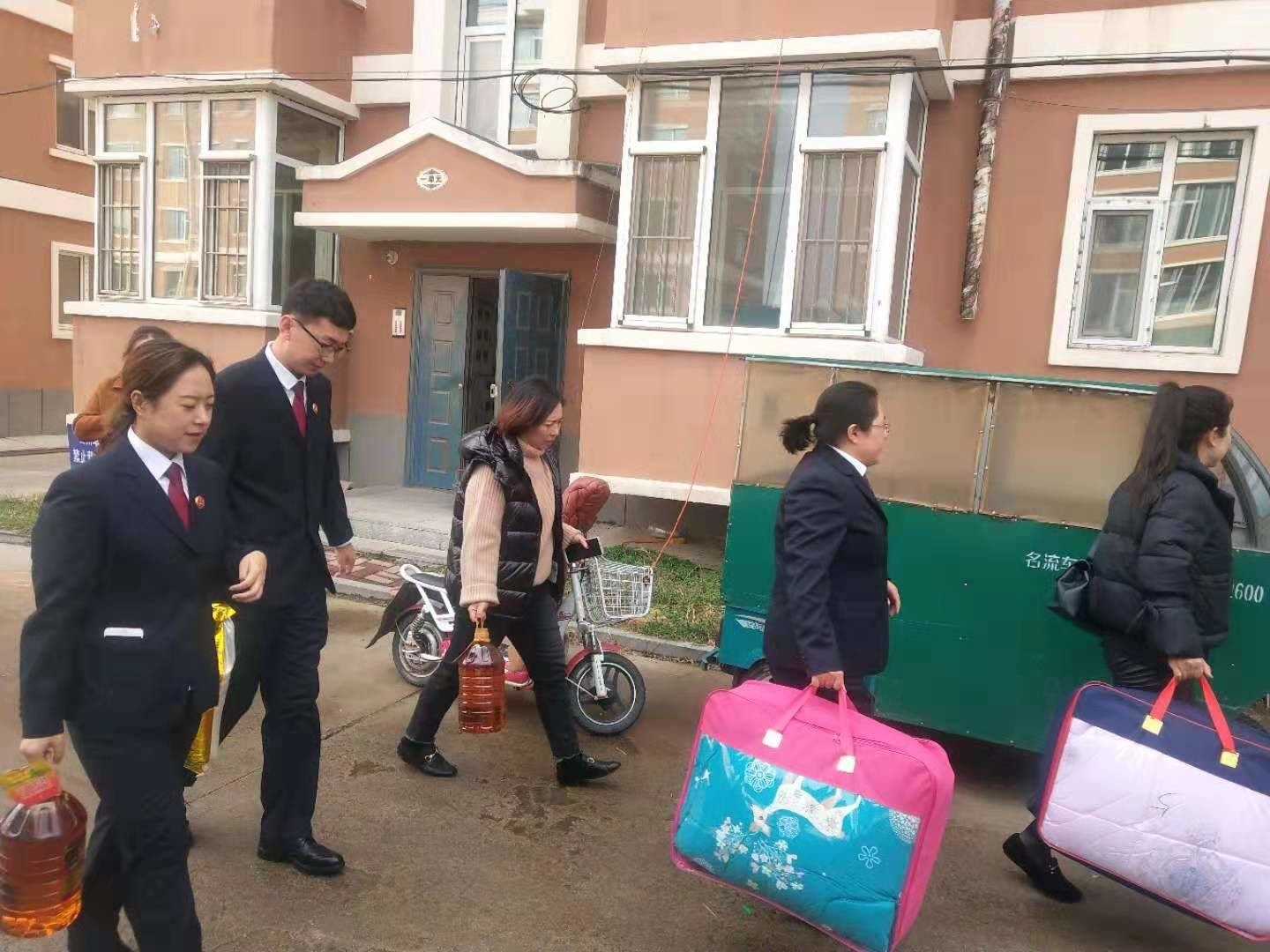 县人民检察院助力扶贫 社区共建在行动