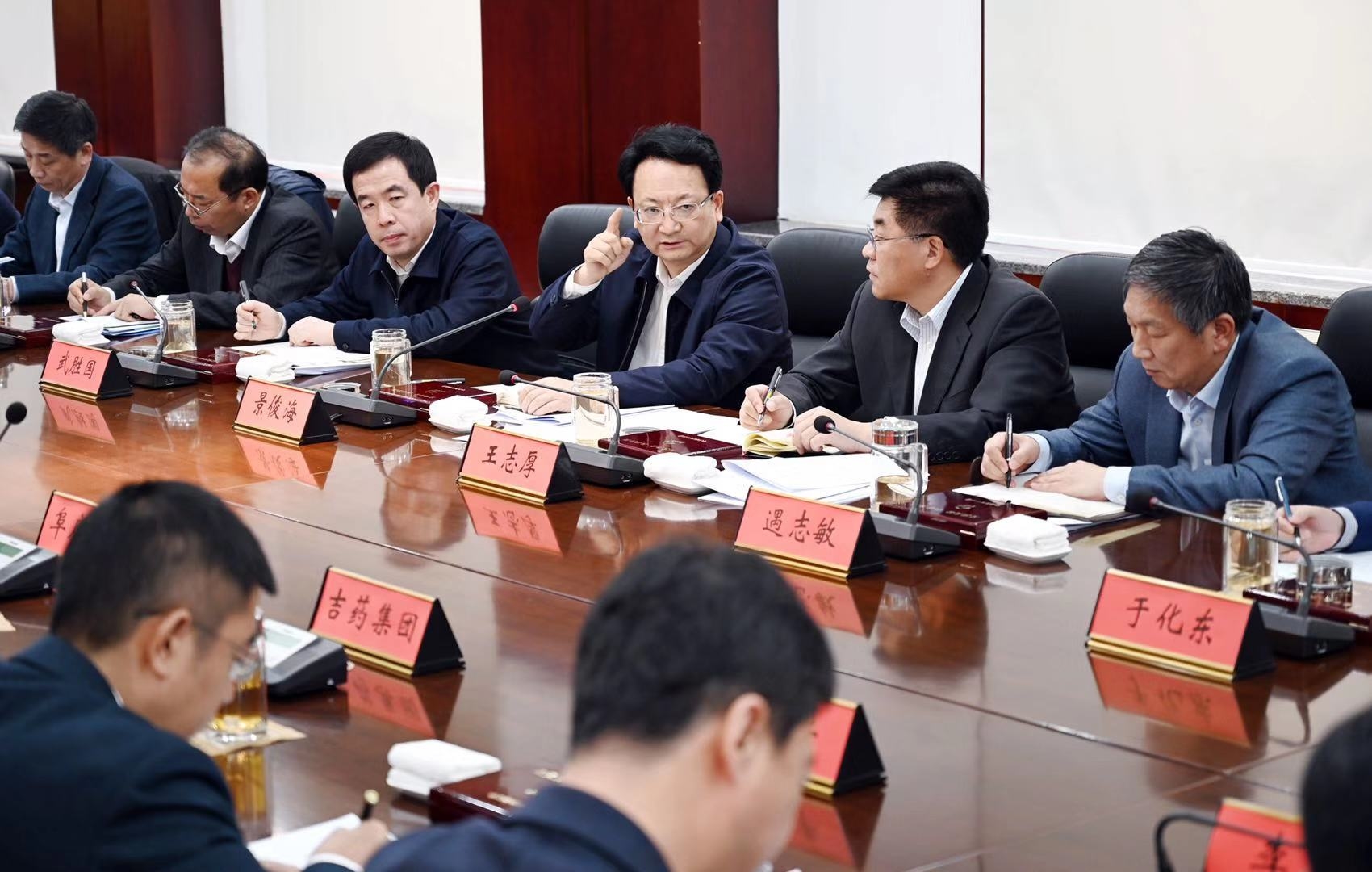 景俊海在梅河口市调研并指导主题教育工作时强调 推动主题教育成果落到实处见到实效 在振兴发展大局中勇挑重担多作贡献