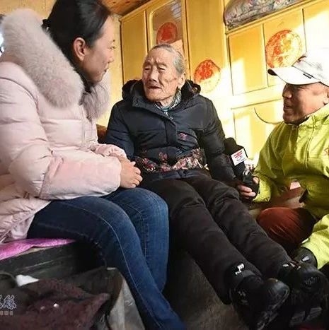 两间小屋一个九十多岁的老人，遇到他们，暖了！