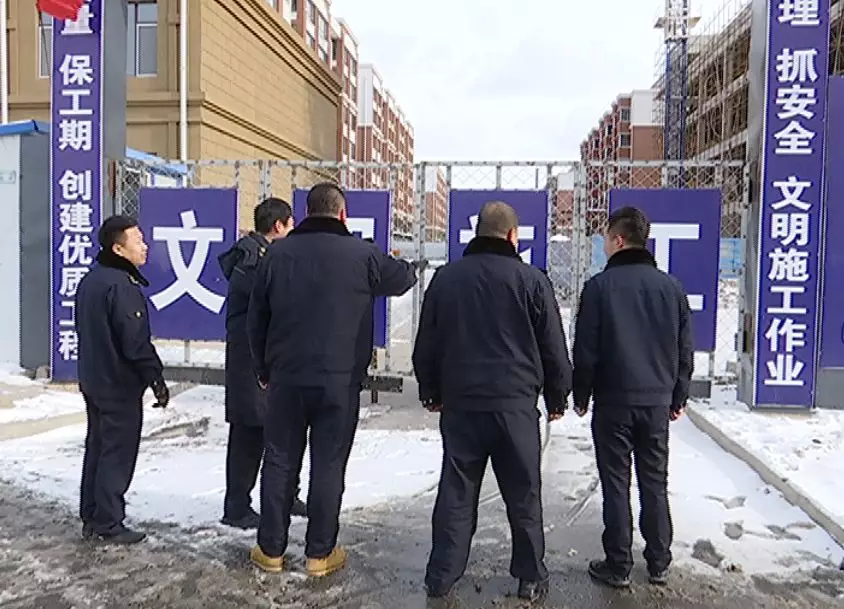 【不忘初心 牢记使命•整治整改在行动】市行政执法局开展八项整治净化市容环境