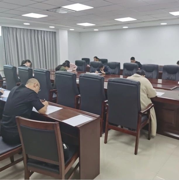 旅游文体局组织全体工作人员进行 业务知识考试