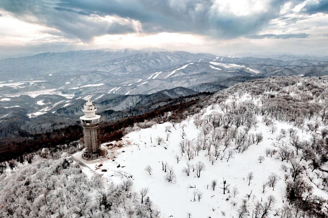 世界在忙，我在梦里雪乡