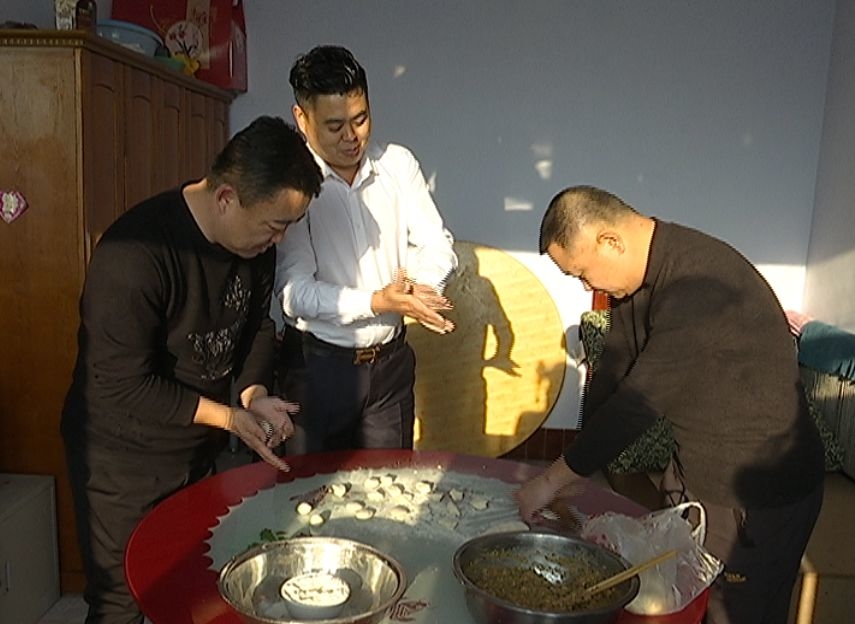 【新春走基层】温暖新春 饺意情深