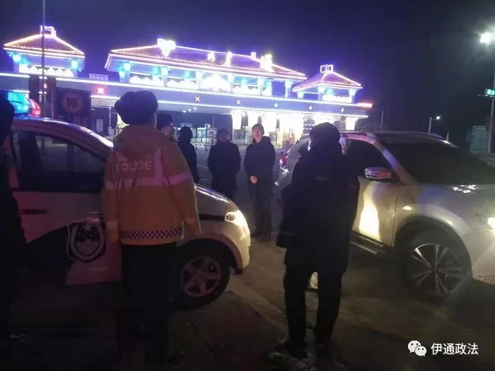 杨文胜深入城区主要卡点和马鞍山镇督导疫情防控工作