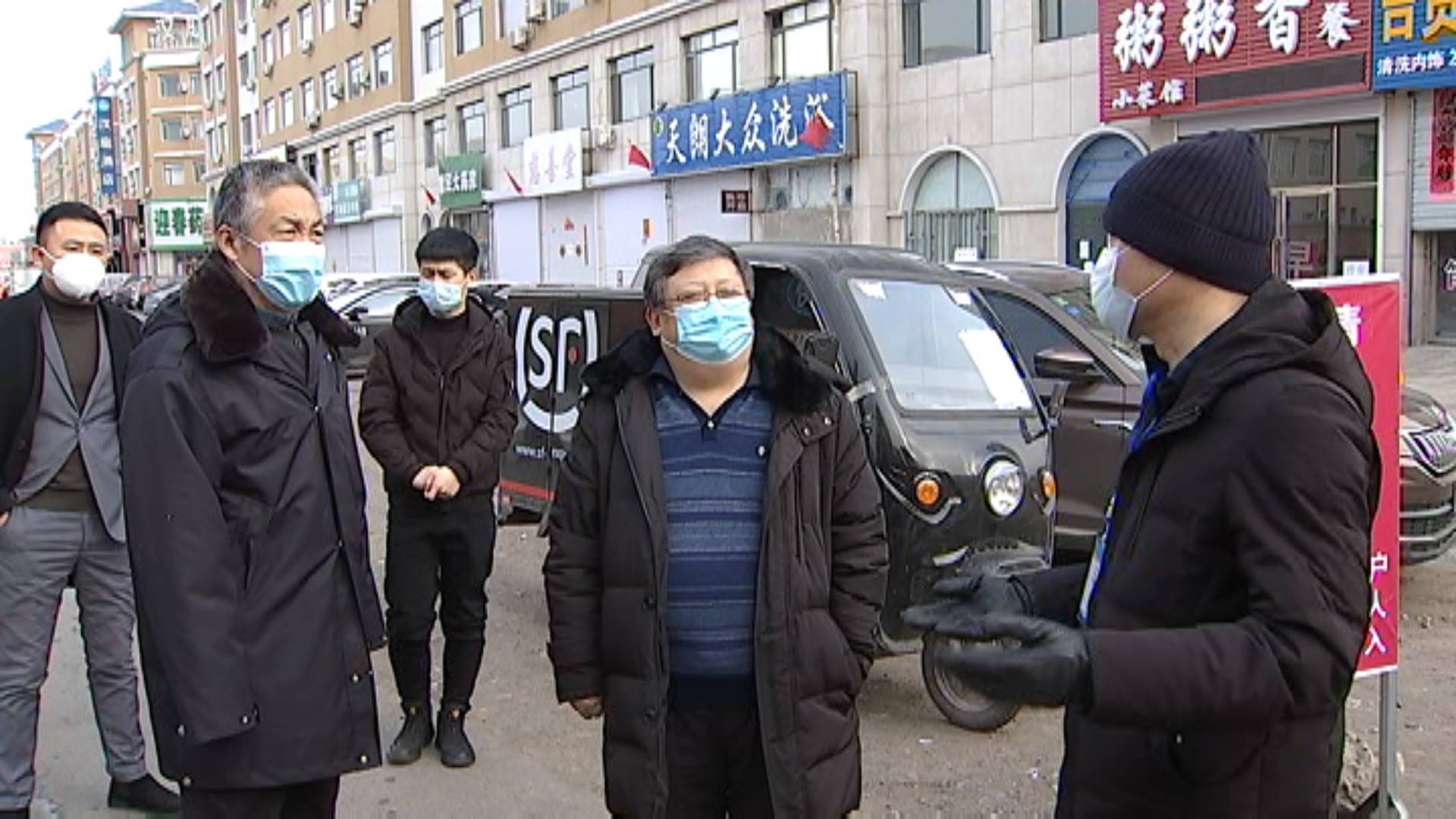 市人大常委会副主任刘慧、张立学看望慰问人大卡点干部职工