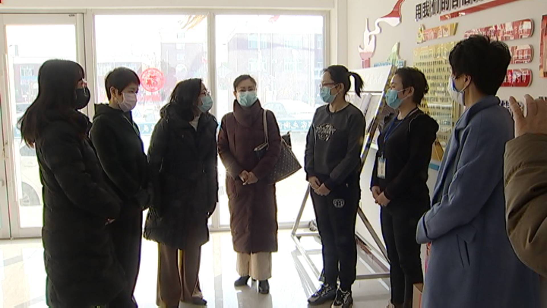 四平市妇联、总工会领导深入我市慰问抗疫一线女性工作者代表