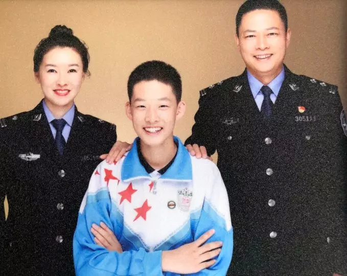 致敬了不起的她｜谢长新：阻“疫”一线“铿锵玫瑰”
