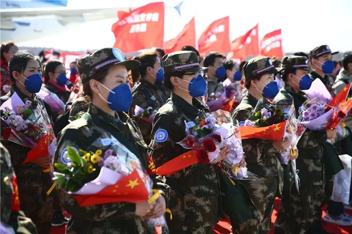 我省支援湖北医疗队首批返吉队员凯旋，巴音朝鲁景俊海在机场迎接