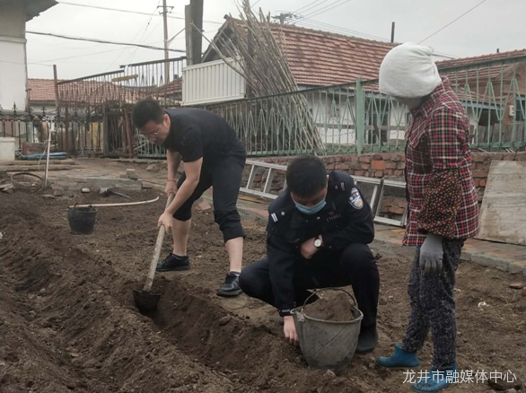 融媒快讯 | 移民警察解民忧 深入辖区助春耕