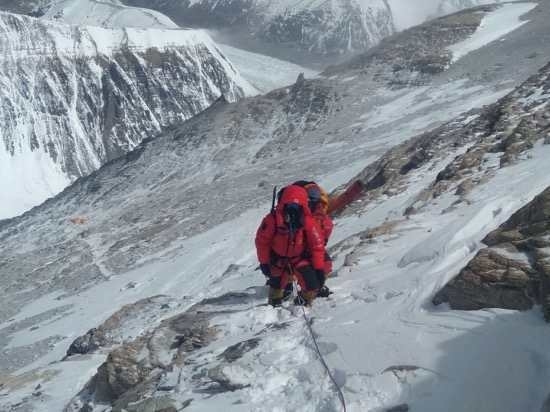 最新！珠峰测高登山队路已修到海拔8600米