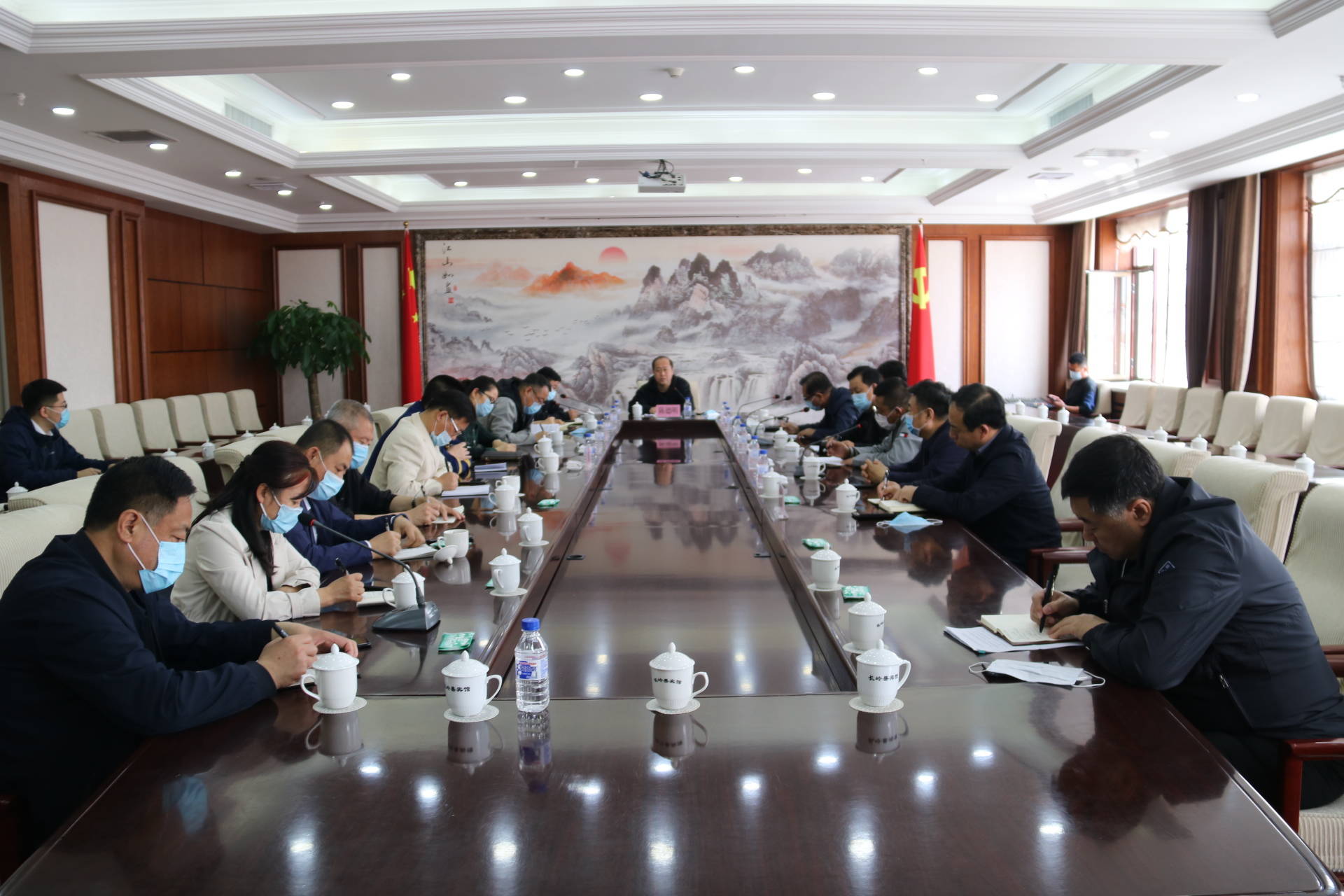 长岭县召开疫情防控工作领导小组会议