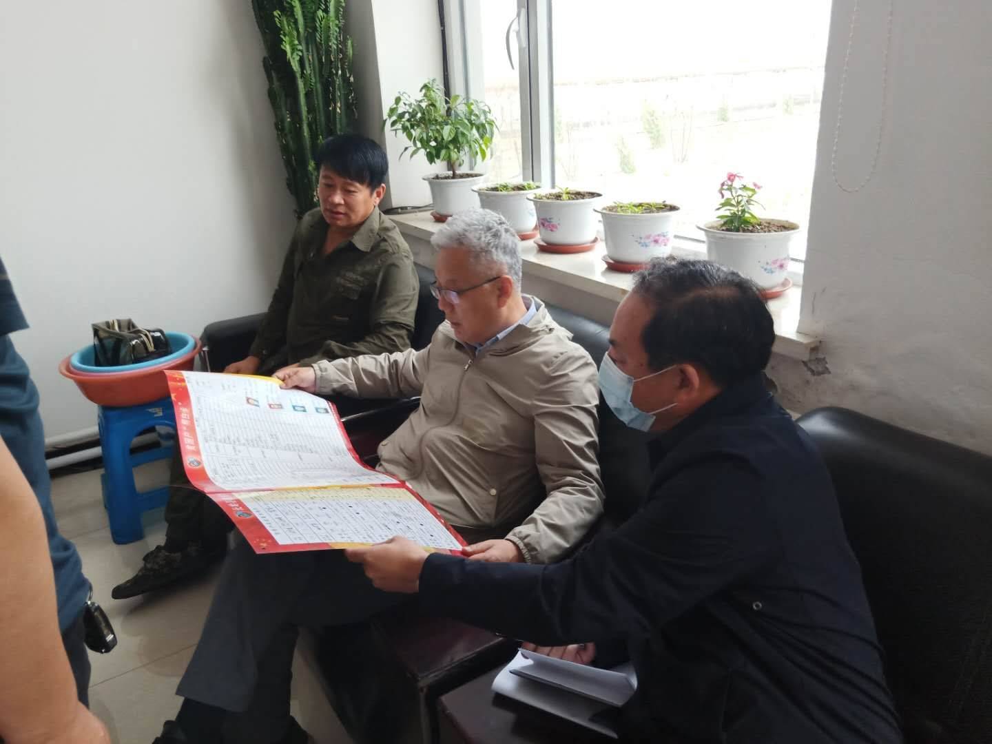 包春晖深入乡镇调研指导脱贫攻坚工作