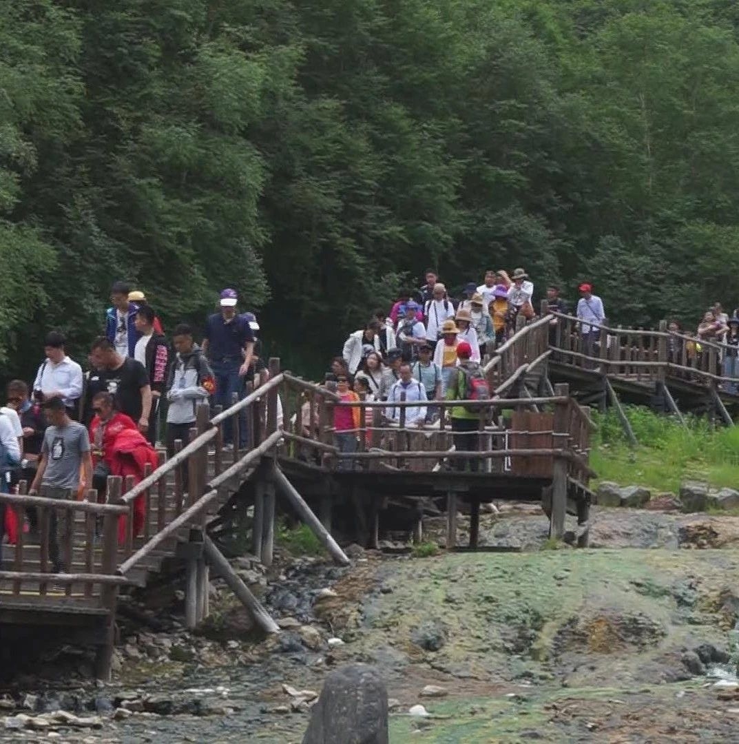 长白山景区游客入区人数达到新突破