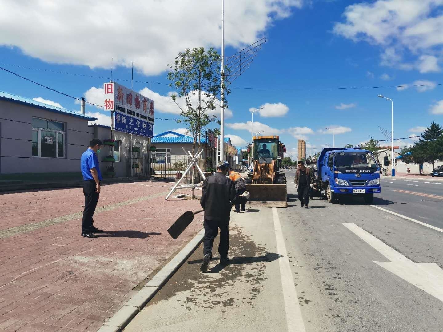 县执法局：整治私设缓坡 恢复道路容貌