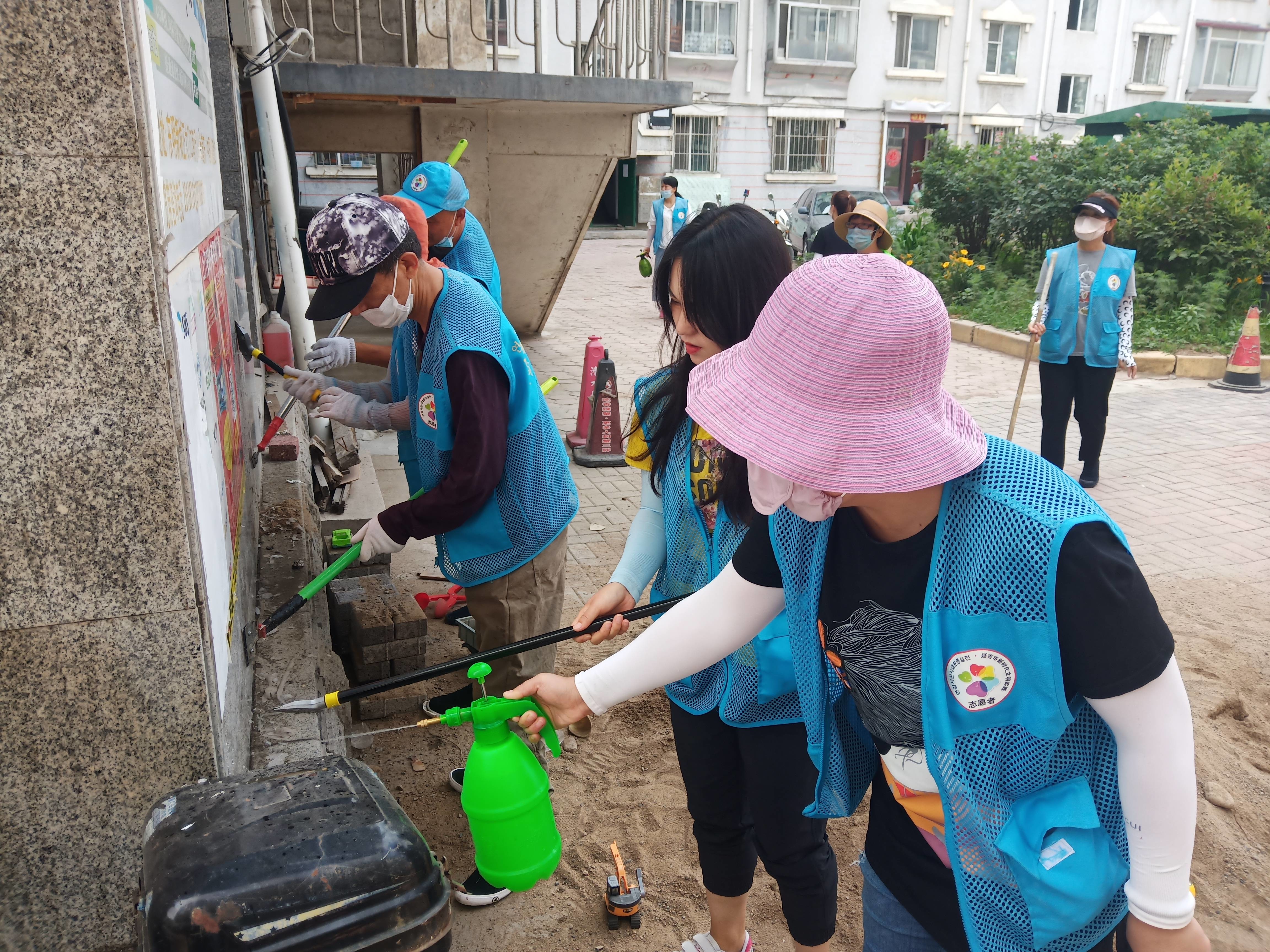 延青社区开展清洁家园志愿服务活动