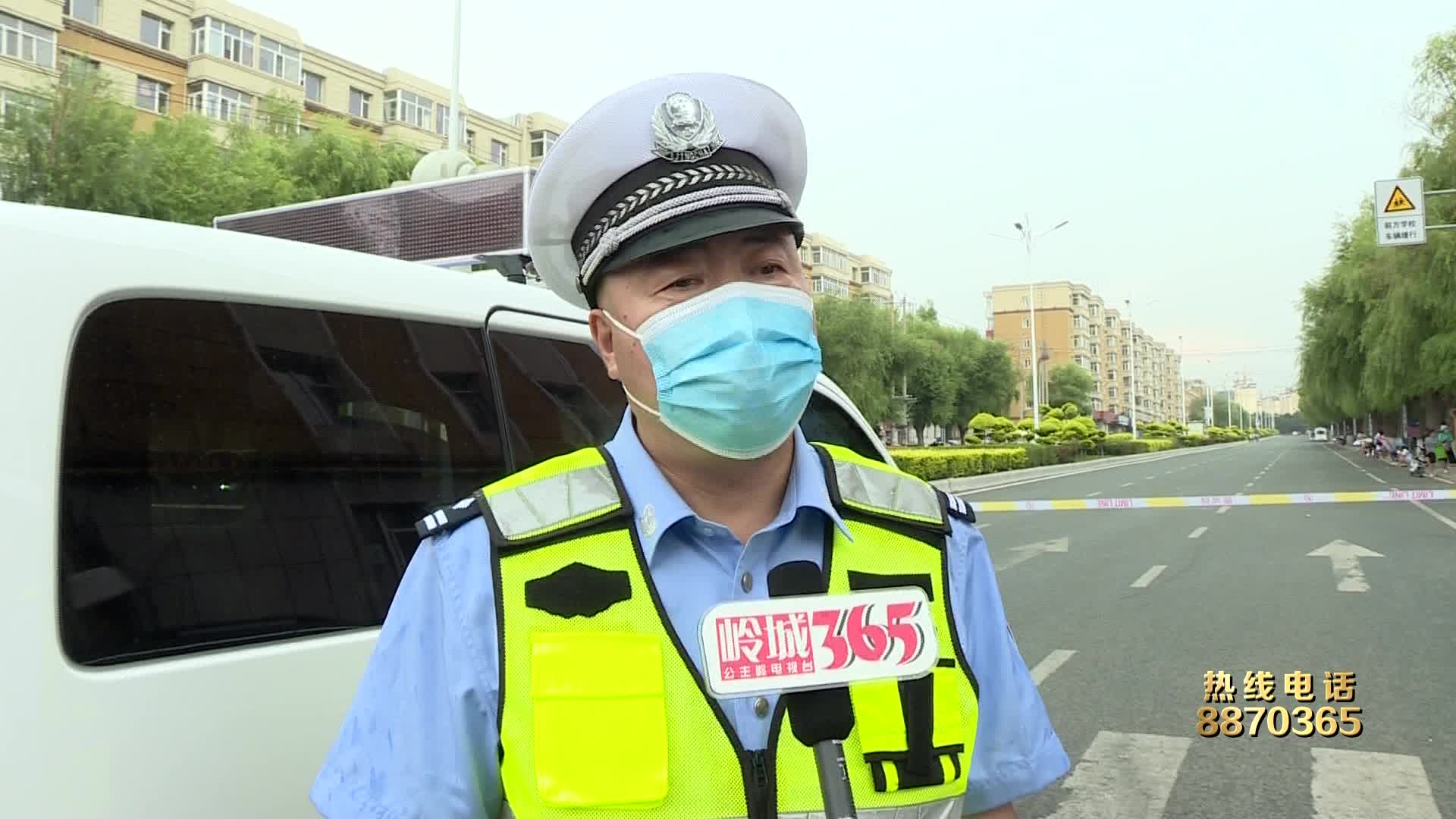 中考交警护航  彰显别样“警”色