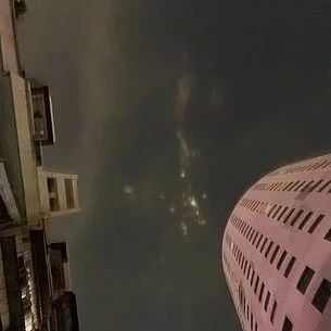 深圳 밤하늘에 나타난 빛기둥, 설마 UFO?