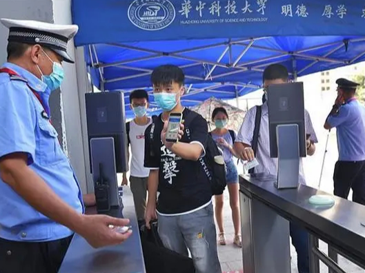 “00后”都开始读博士了！武汉迎来首批研究生新生