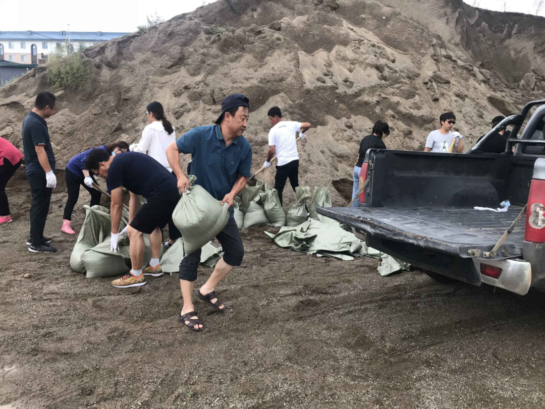 【部门动态】龙井市龙门街道河西社区奋战防汛一线 筑起抗洪救灾“爱心堤”