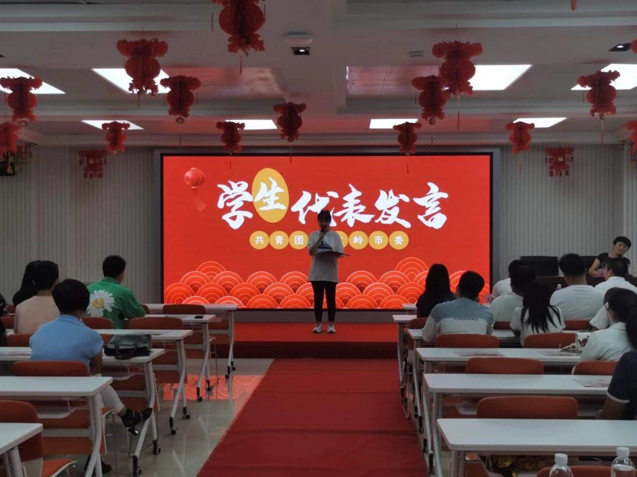 团市委学习习近平总书记给中国石油大学（北京）克拉玛依校区毕业生回信精神会议