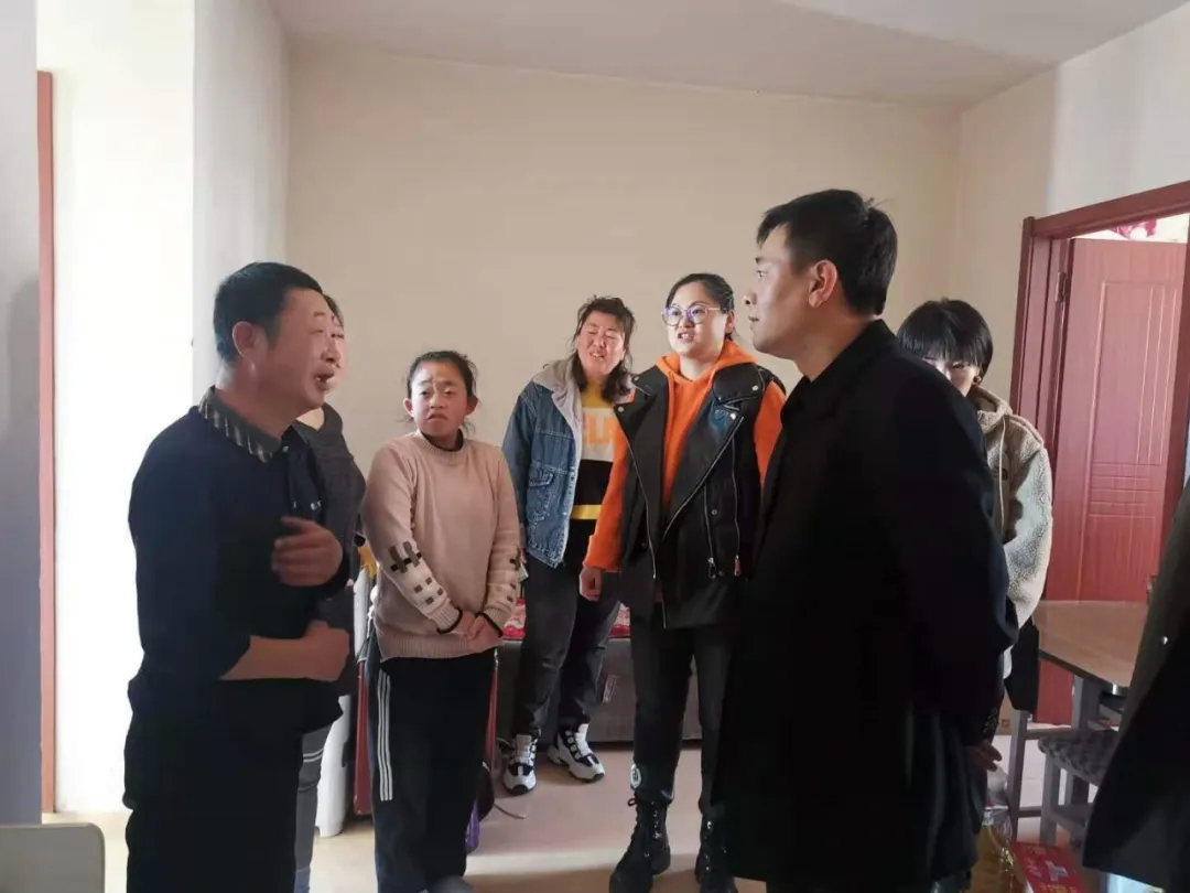 抚松团县委党支部开展“志美抚松·共建共治”助推全域发展主题党日活动