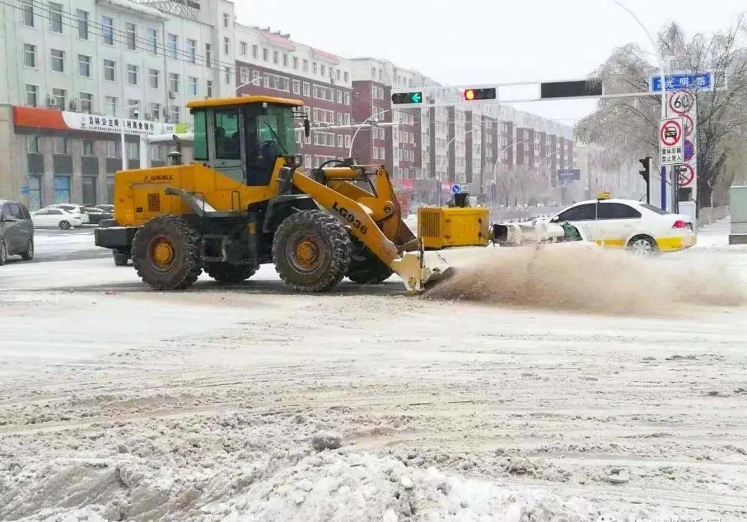 “闻冰而动”——各部门齐心协力应对极端恶劣天气