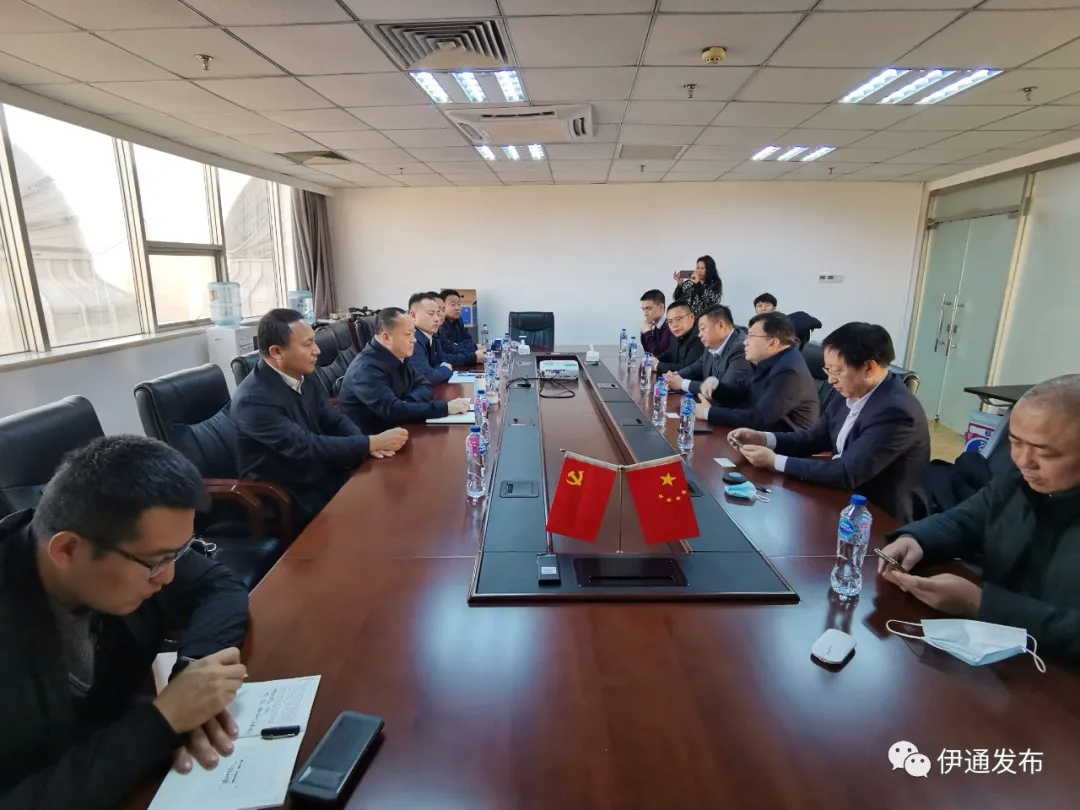 张恒与保利国防军工总经理王军等企业家对接洽谈