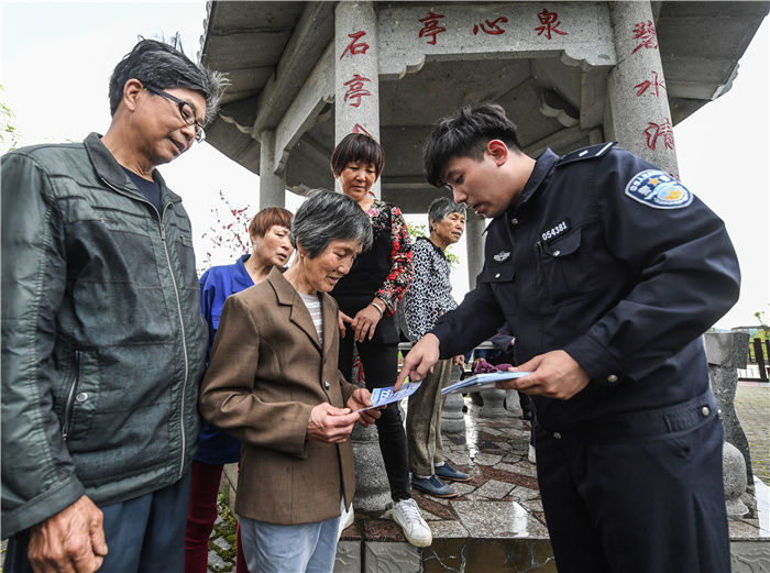 守护平安的人民卫士——写在首个中国人民警察节到来之际（新华社）