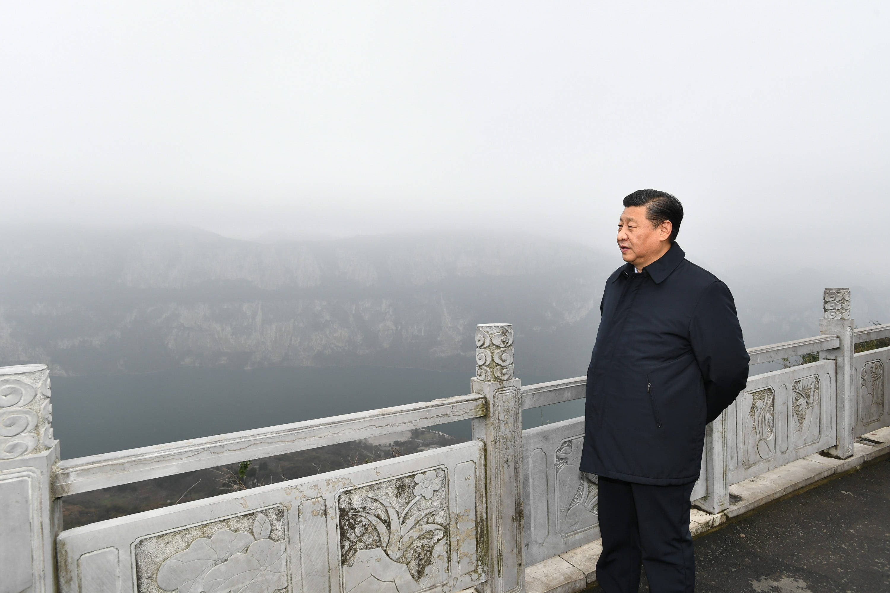 习近平春节前夕赴贵州看望慰问各族干部群众 向全国各族人民致以美好的新春祝福 祝各族人民幸福吉祥祝伟大祖国繁荣富强